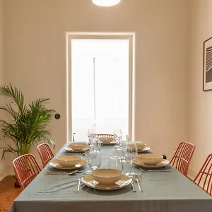 Apartamento Alvalade 58 - Charming 2 Bedroom With Ac Near The Airport And Center, Lisboa